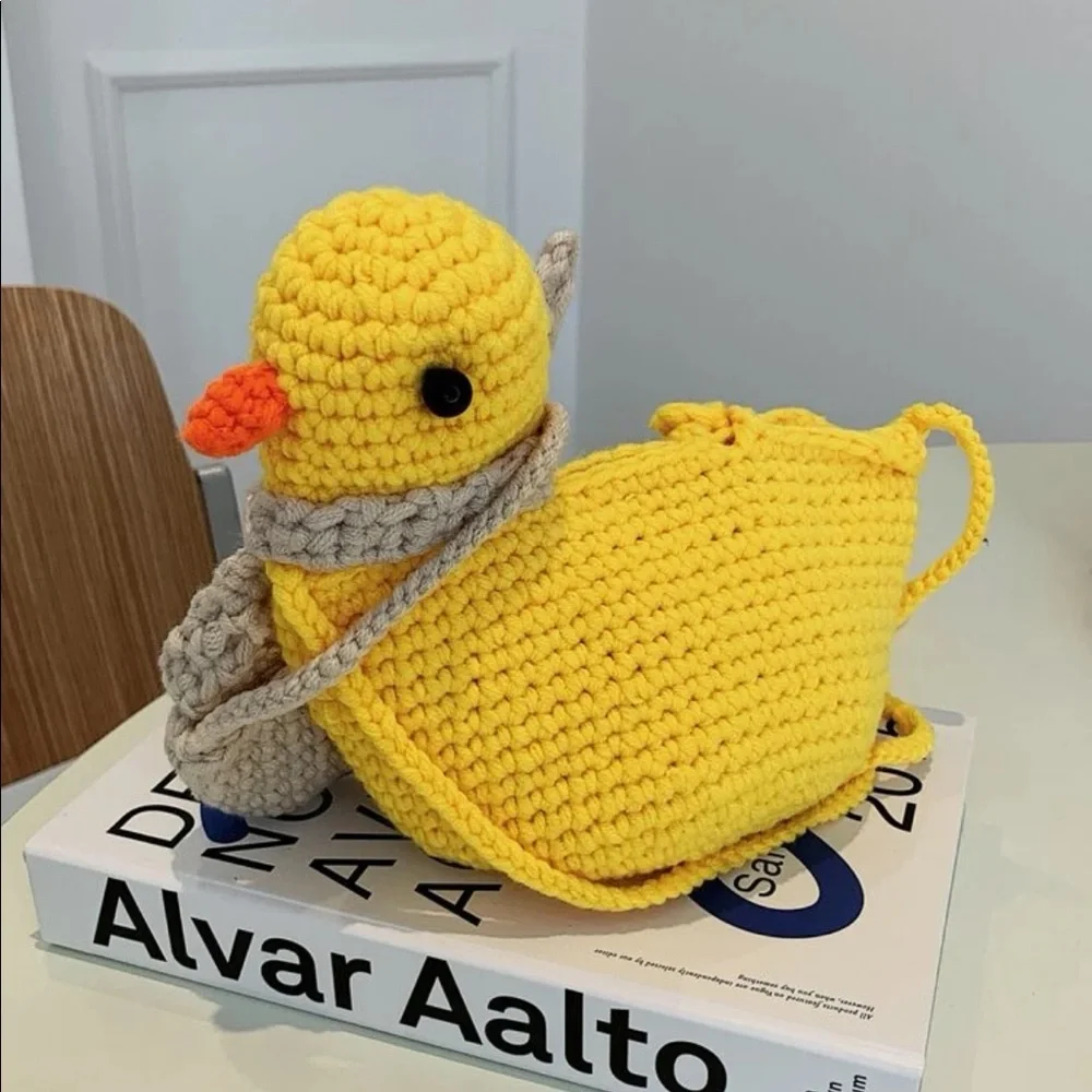 🌻HP⭐️ Crochet duck bag shoulder handbag purse cute adorable yellow gift idea - Picture 9 of 9